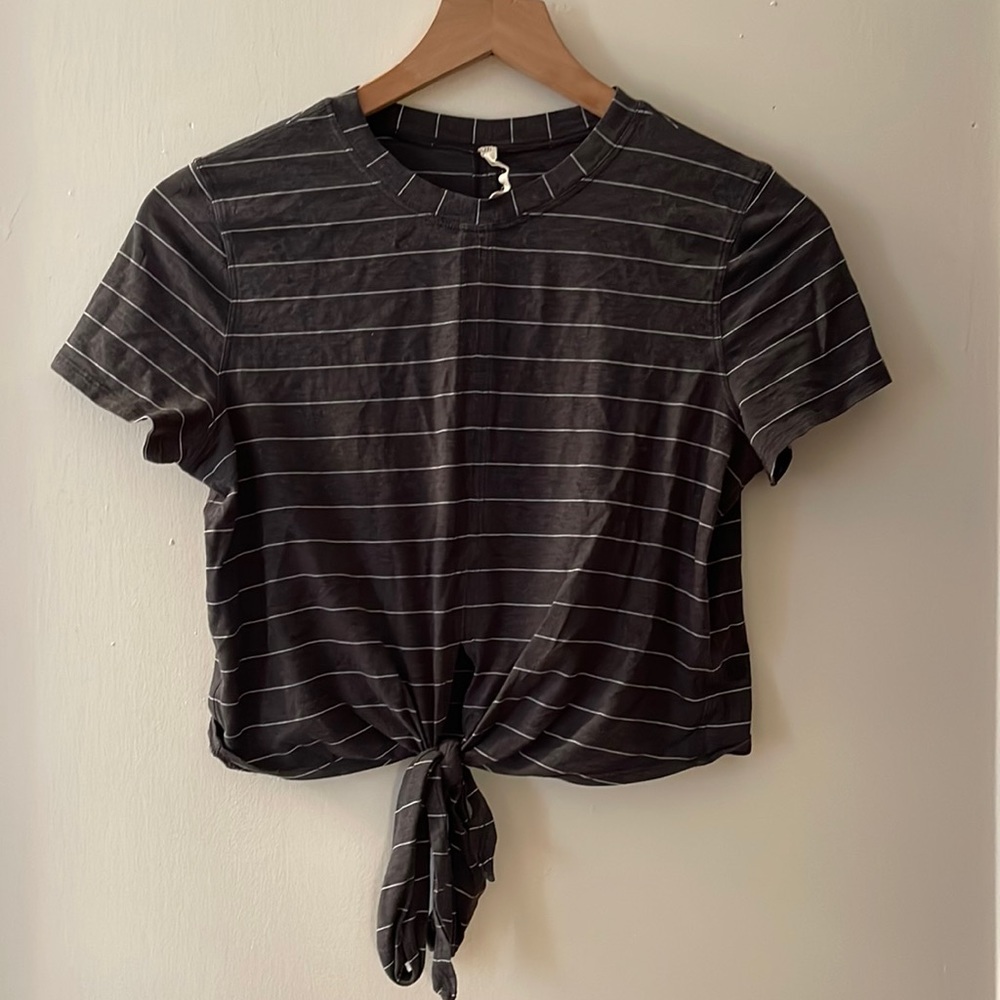 Lululemon Grey Striped Tshirt Sz4